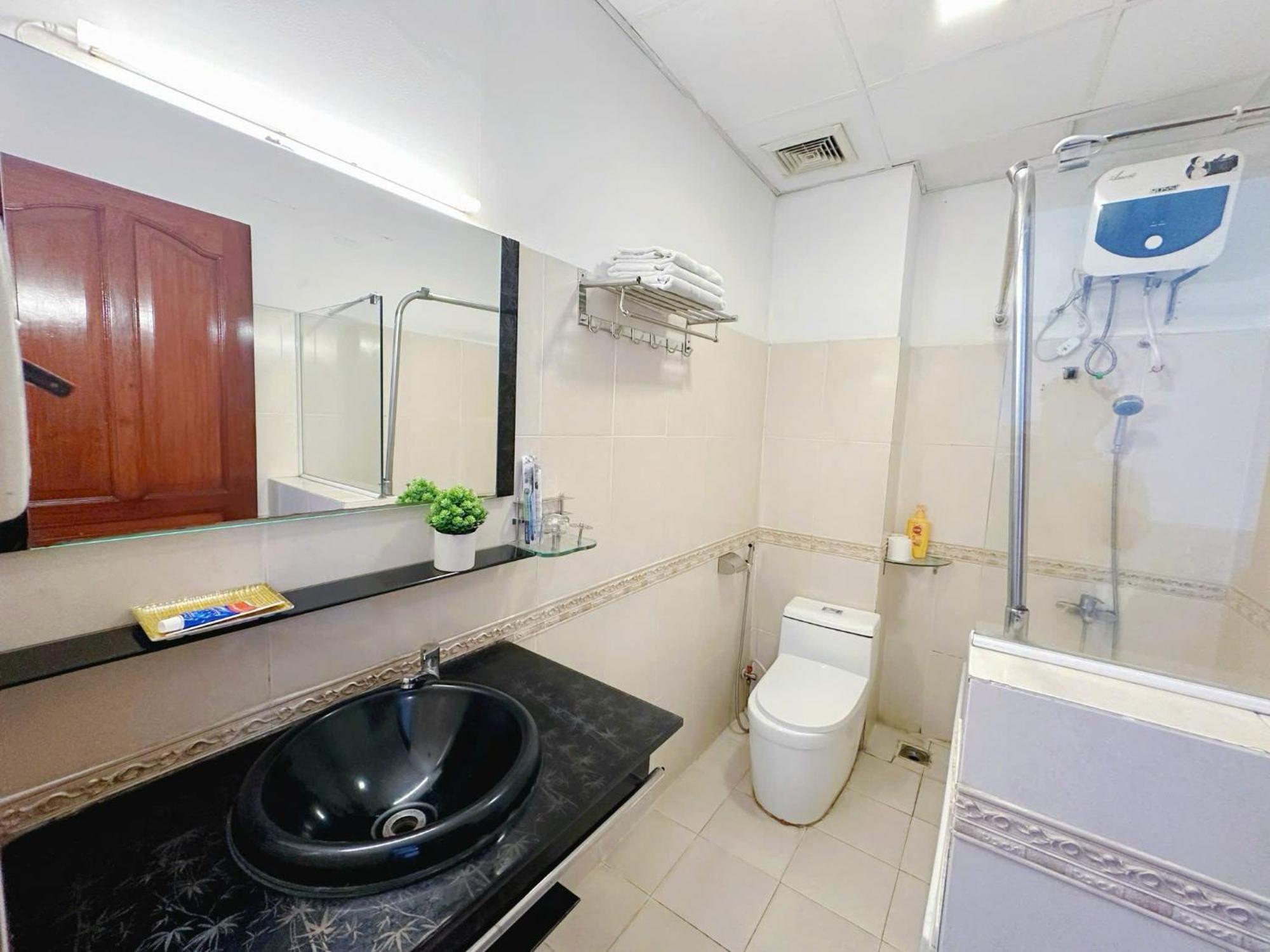 Khách sạn H79 2*
