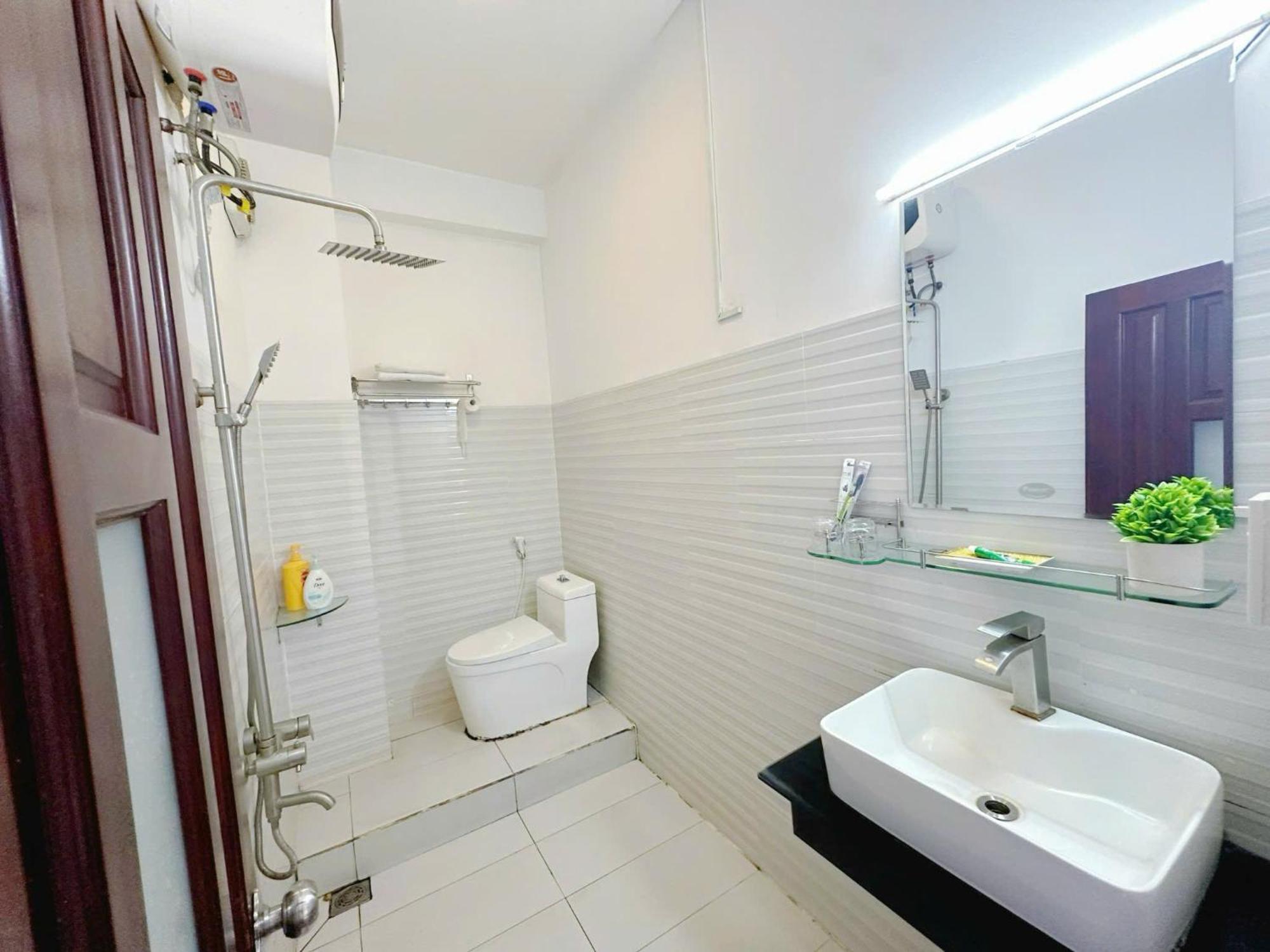 Khách sạn H79 2*
